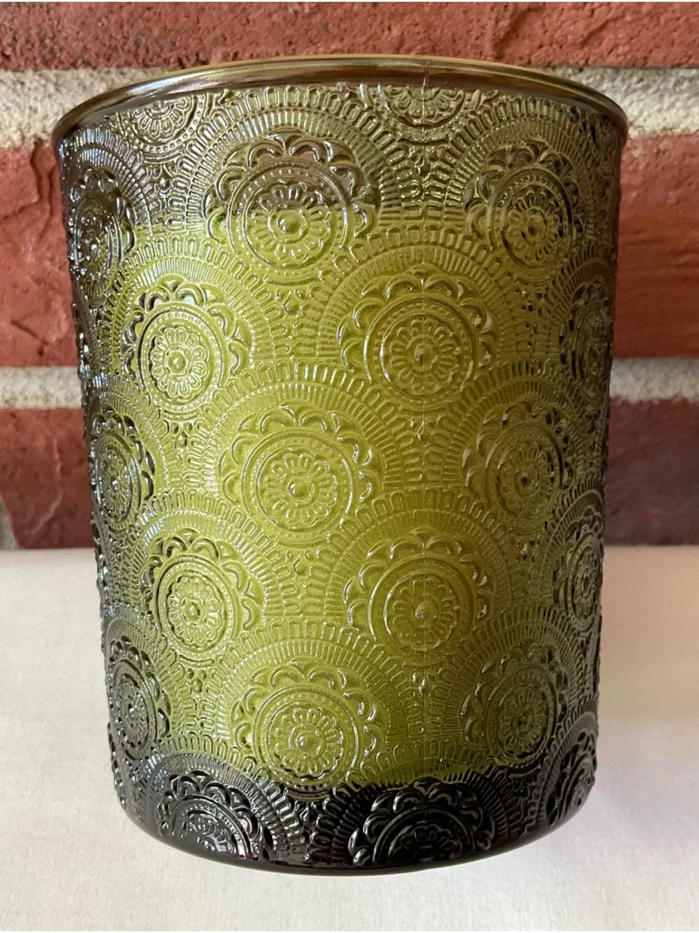 Bellevue Luxury Candle Fern & Rainwater Scented Double Wick Candle - Green Glass